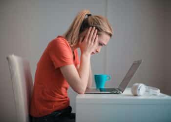 Comment les étudiants atteints du TDA(H) surmontent-ils les défis durant les études ?