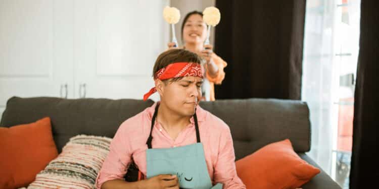 Pexels-RDNE Stock Project - amis qui s'amusent en faisant le ménage - 3 moyens fun de te répartir les corvées dans la coloc