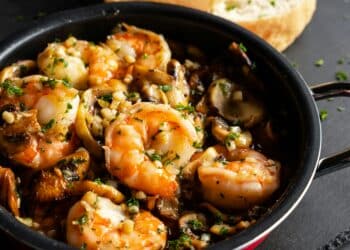 Unsplash -Durenne Loris- bol avec scampis et légumes - riz au scampis et aux légumes