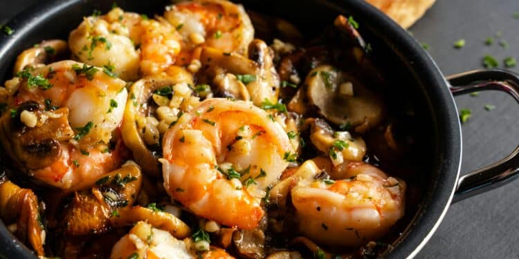 Unsplash -Durenne Loris- bol avec scampis et légumes - riz au scampis et aux légumes