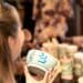 pexels-asadphoto-fille qui fait de la poterie - 4 activités à faire pour stimuler ta créativité pendant les études