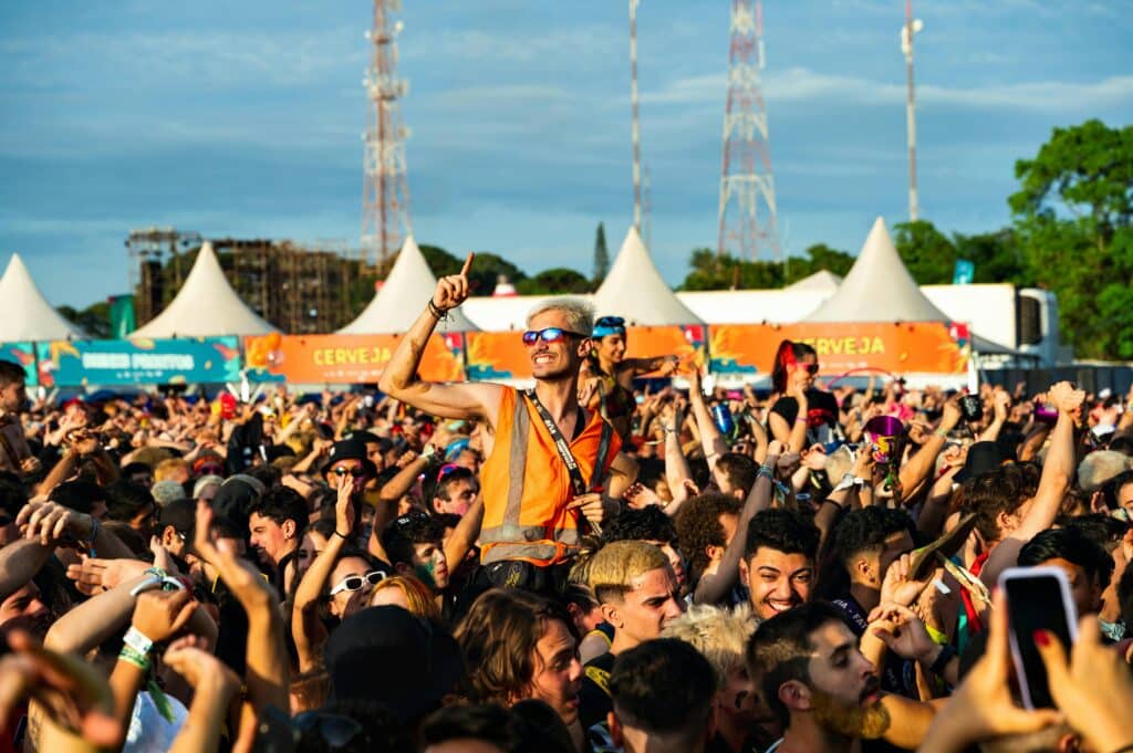 pexels-daniel-duarte-quel-type-de-festivalier-es-tu-a-RW