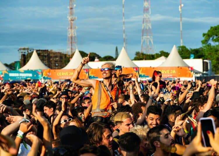 pexels-daniel-duarte-quel-type-de-festivalier-es-tu-a-RW