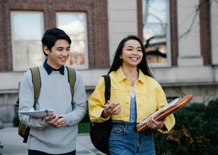 pexels-george-pak-etudiants-erasmus-Erasmus-pourquoi-en-faire-un-pendant-tes-etudes