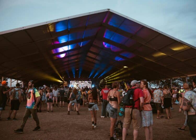 pexels-wendywei-scène festival-7 indispensables pour profiter à fond du festival Pukkelpop