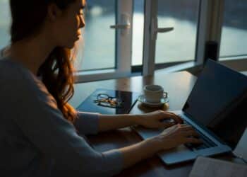 unsplash-thought-catalog - Si tu stresses à l'approche des examens, ces 5 memes sont pour toi