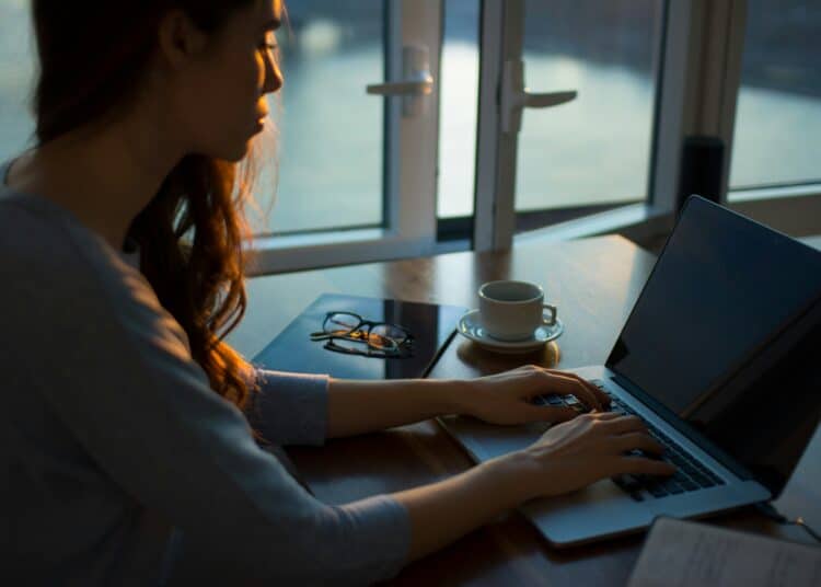 unsplash-thought-catalog - Si tu stresses à l'approche des examens, ces 5 memes sont pour toi