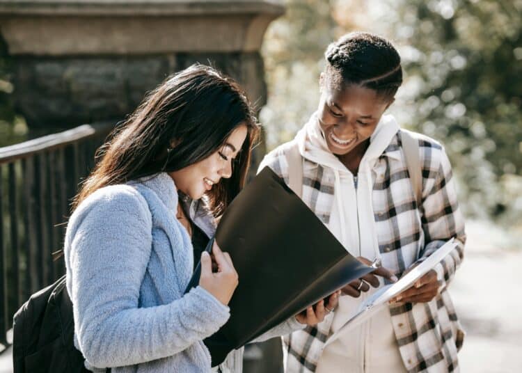 Les 5 meilleures astuces pour rencontrer des gens et se faire des amis à l’université