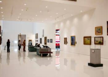 Étudiant et artiste : ce que tu dois savoir sur la sélection des artistes par les galeries