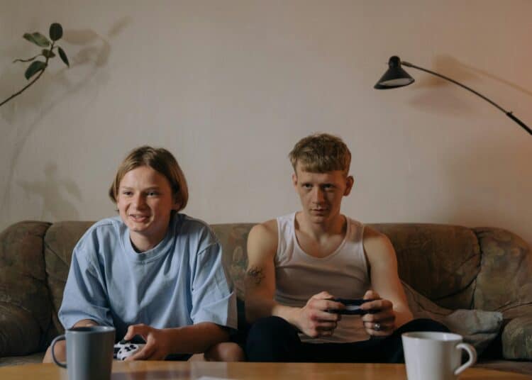 pexels-cottonbro - 4 jeux multi auxquels jouer avec tes potes cet été