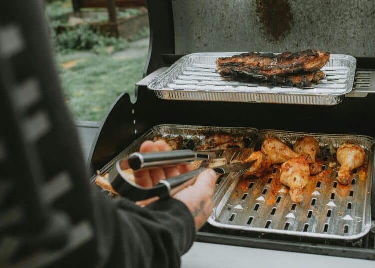 pexels-helen - 4 memes si tu aimes faire des barbecues