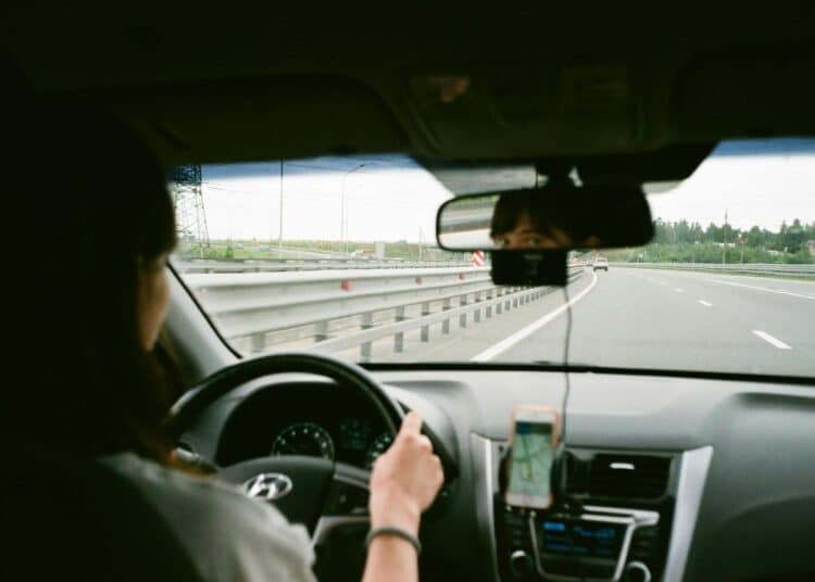 pexels-myatezhny - 5 memes si t'as la flemme de passer le permis