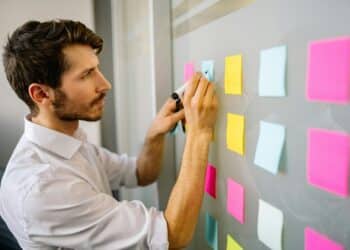 Zo combineer je je zomerjob en herexamens als student