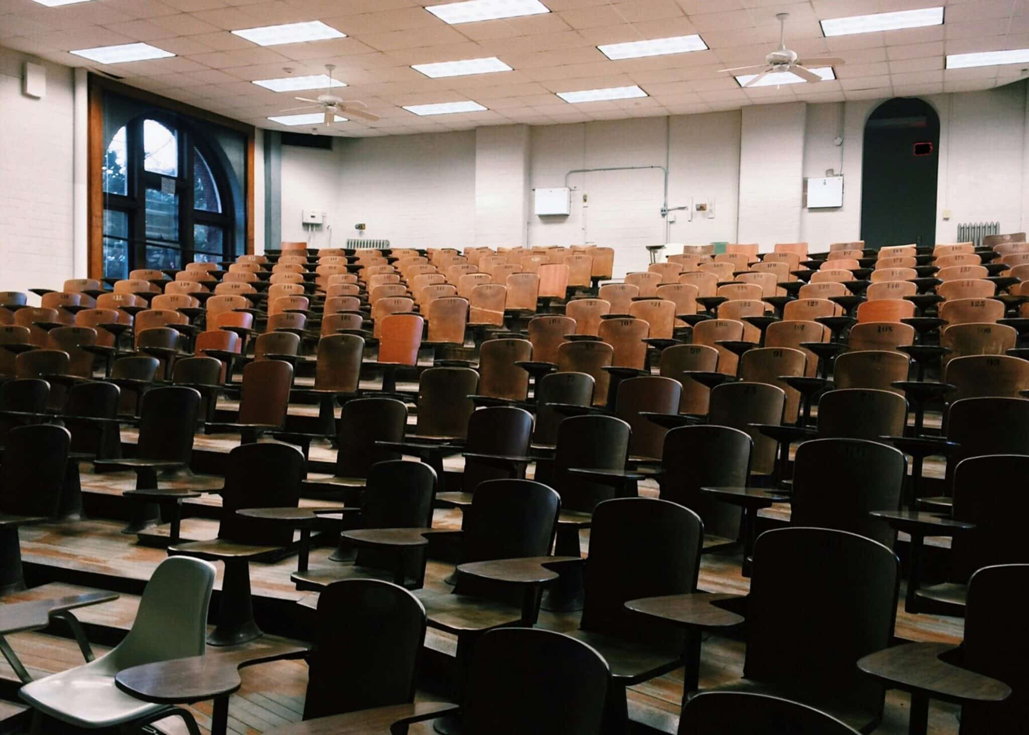 Quel type de série devrais-tu regarder à côté des cours ?