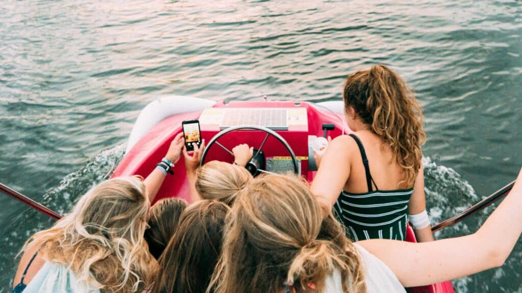pexels-daan-stevens - Si t'es déjà parti en vacances avec tes potes, ces memes sont pour toi