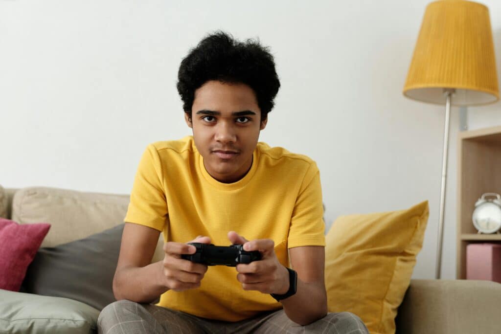 pexels-julia-m-cameron - 6 jeux vidéo solo à découvrir en 2025