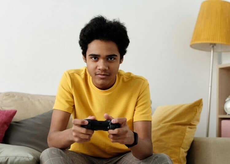 pexels-julia-m-cameron - 6 jeux vidéo solo à découvrir en 2025