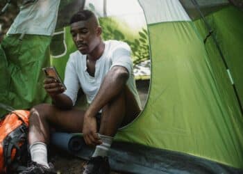 6 onmisbare items voor studenten op een festivalcamping