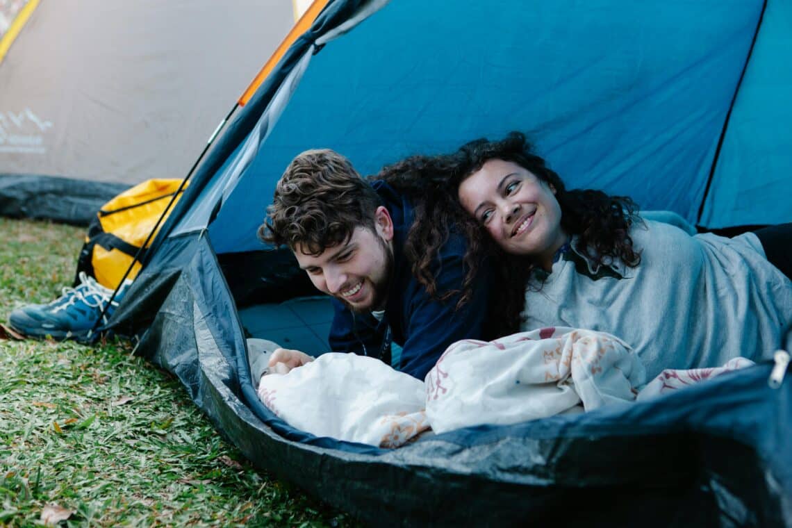 -4 camping hacks voor studenten op festivals
