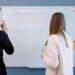 pexels-thirdman-étudiant en cours de langue-Pourquoi c'est important d'aller à tous tes cours de langue ?