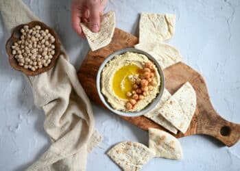 Snelle natural hummus