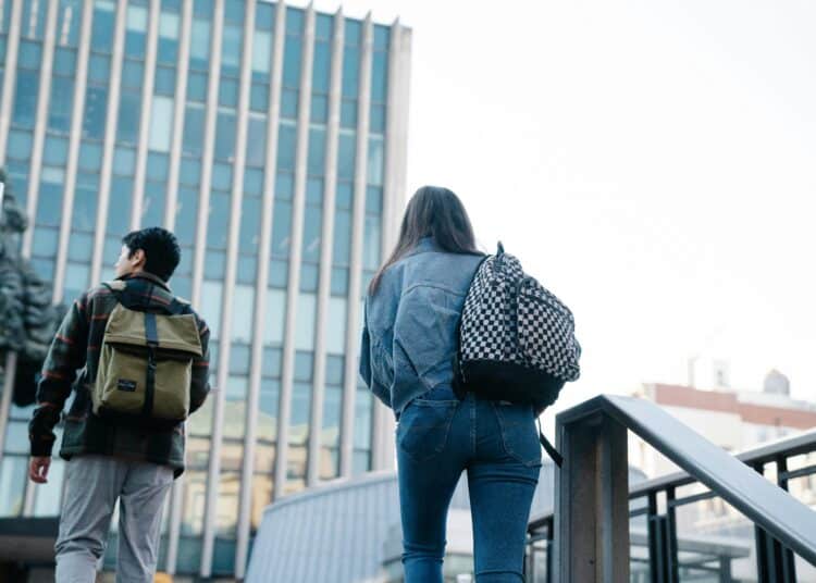 pexels-george-pak - 5 memes qui résument parfaitement ton art de t’éclipser à la pause