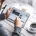 Éducation aux médias : comment aider les jeunes à naviguer entre infos fiables et manipulations ?