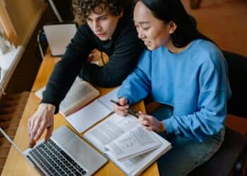 pexels-yankrukov - Si c’est ton tout premier blocus, ces 5 memes vont te parler