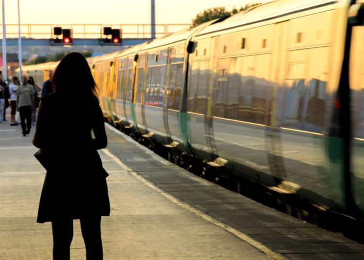 freepik - Grève sur les rails de 72 heures prévue du 23 au 26 novembre 